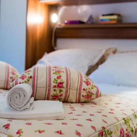 Appartamento Captain - One Bedroom With Terrace 3 Adults *