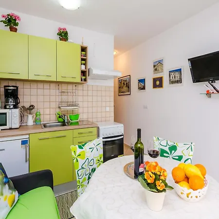 Captain - One Bedroom With Terrace 3 Adults Apartamento *