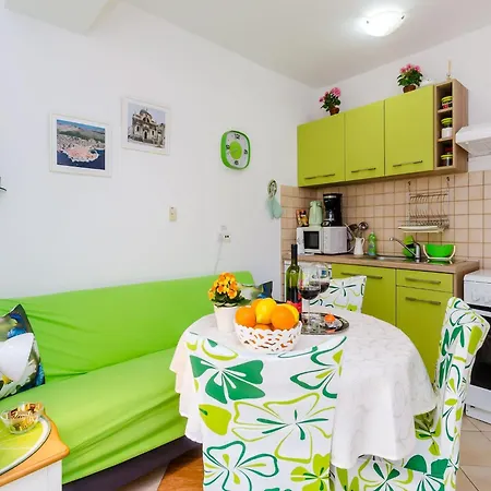 Apartmán Captain - One Bedroom With Terrace 3 Adults *